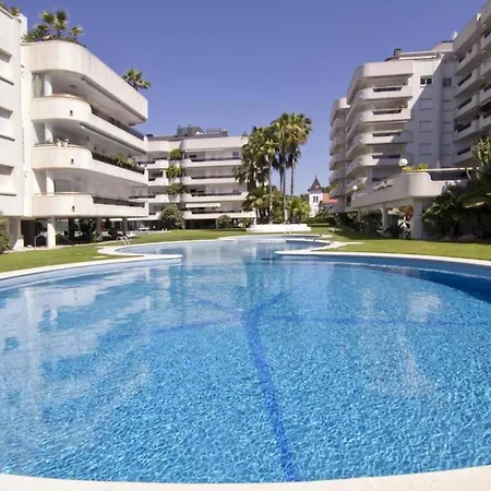 Pool & Sea Terrace Luxury, Comfort, Unbeatable Location Apartment *