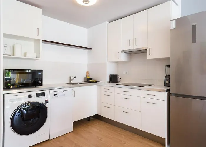 Pool & Sea Terrace Luxury, Comfort, Unbeatable Location アパート シッチェス